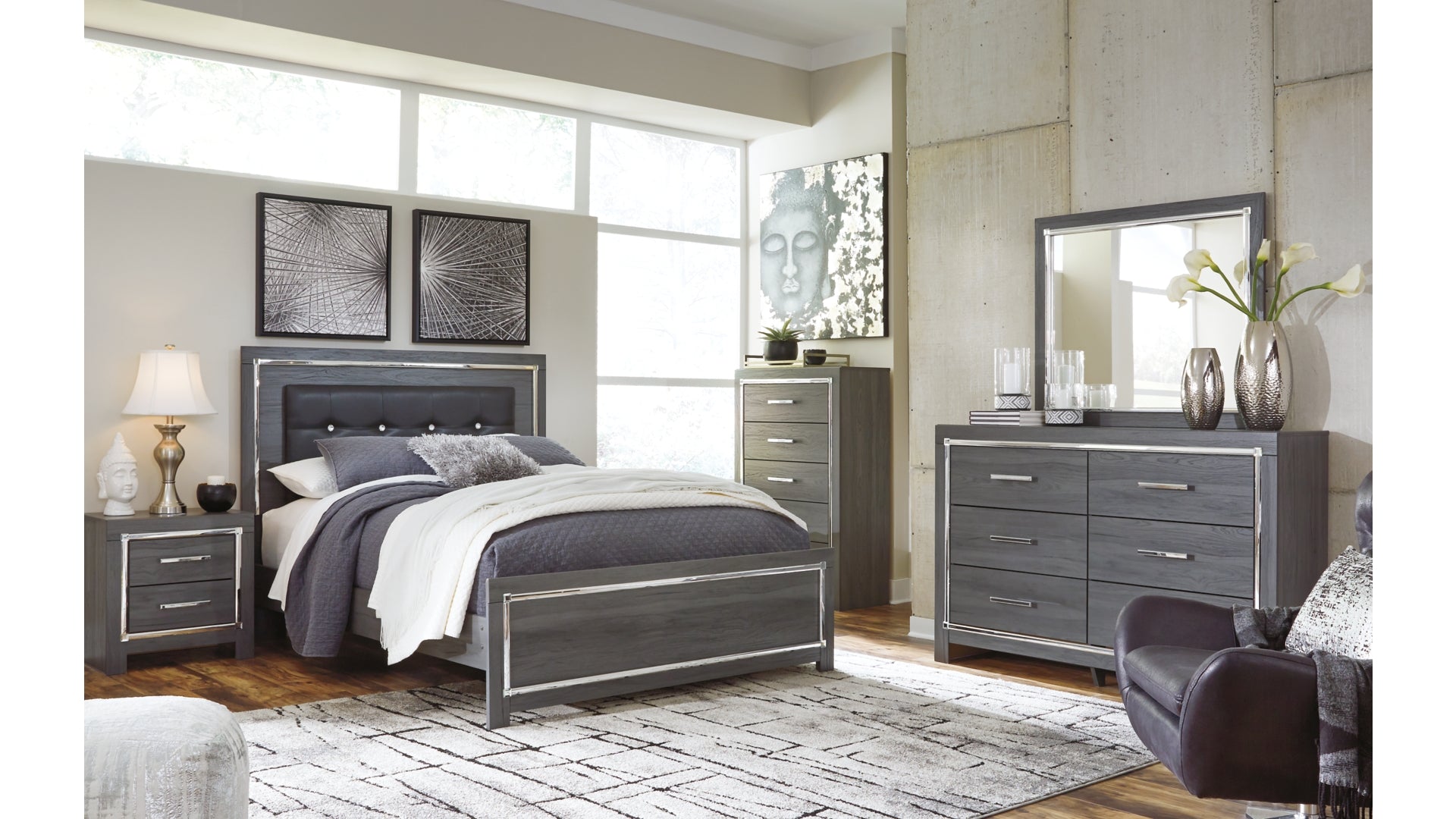 Lodanna Queen Panel Bed with Mirrored Dresser and Chest