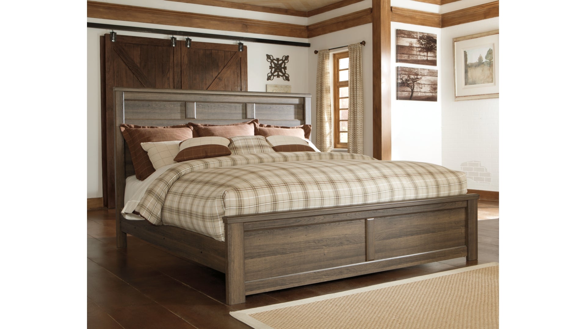 Juararo California King Panel Bed with Mirrored Dresser and Chest